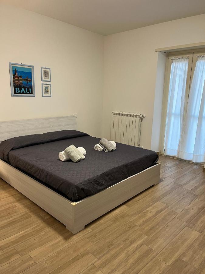 Bed&Breakfast Del Viaggiatore Фонди Екстериор снимка