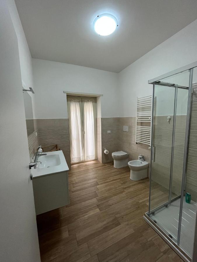 Bed&Breakfast Del Viaggiatore Фонди Екстериор снимка
